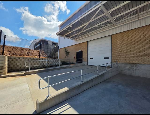 4,630M² WAREHOUSE TO LET IN AIRPORT PARK